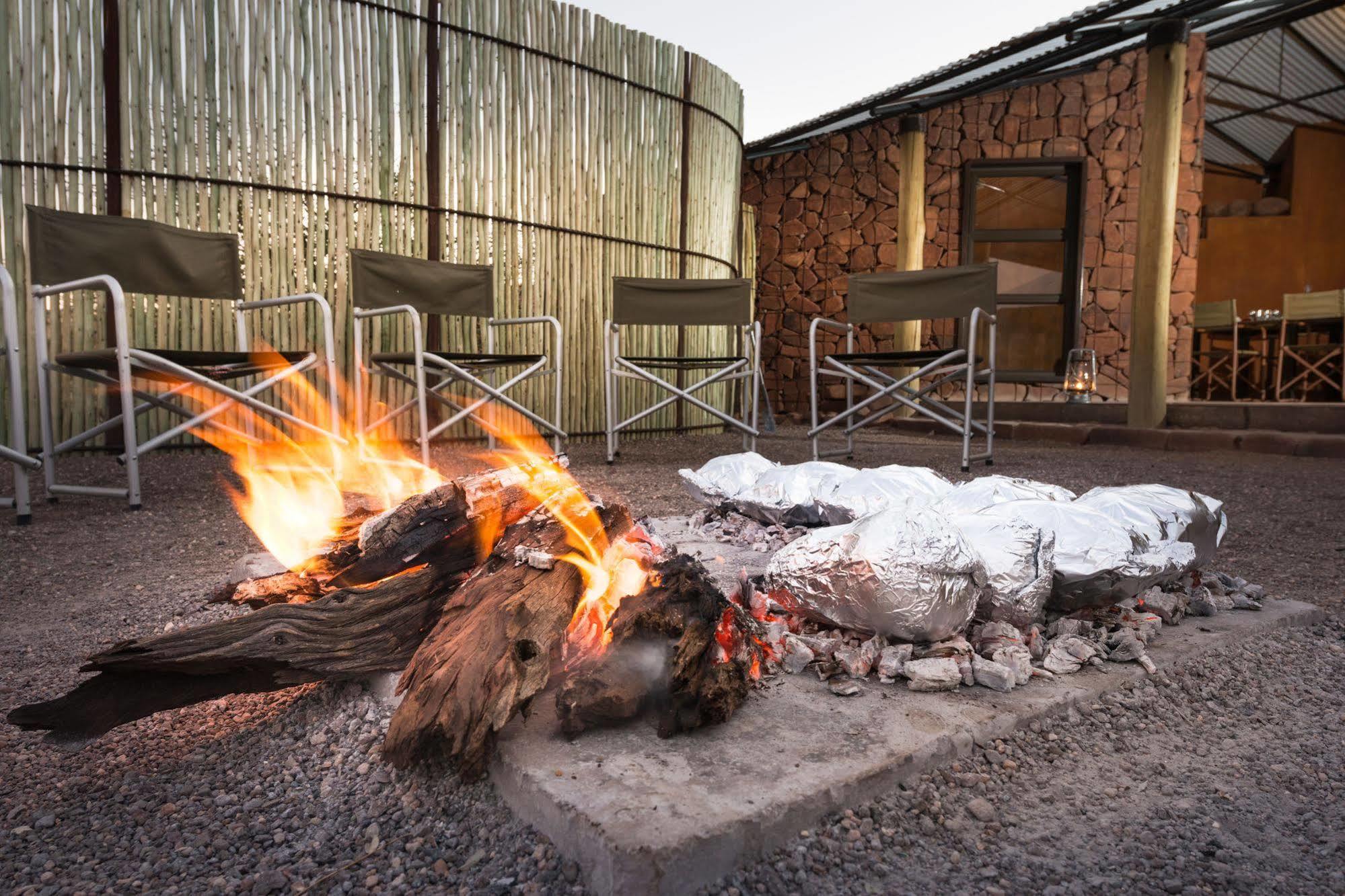 Etendeka Mountain Camp 达马拉兰 外观 照片